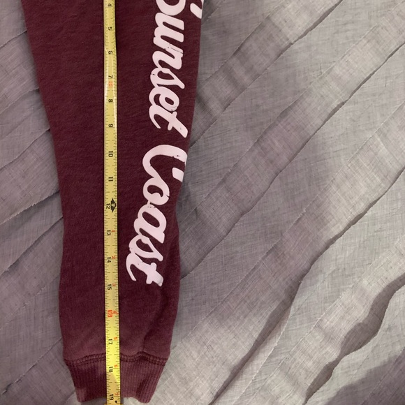 Hollister Crewneck - Picture 6 of 6